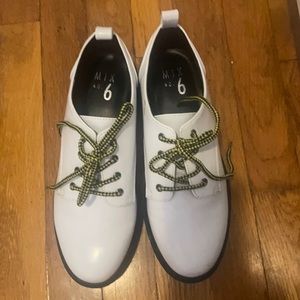 White mix no .6 shoes